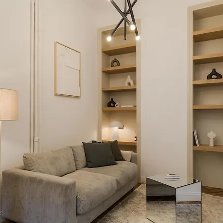 Casa Unica - Elegant With Balcony - Centrale 1 Milán