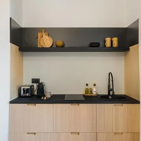 Casa Unica - Elegant With Balcony - Centrale 1 Apartamento Milán